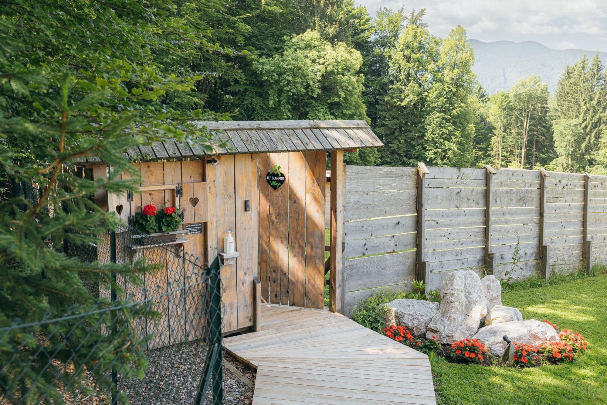 Alp Glamping Village Radovljica Eksteriør billede